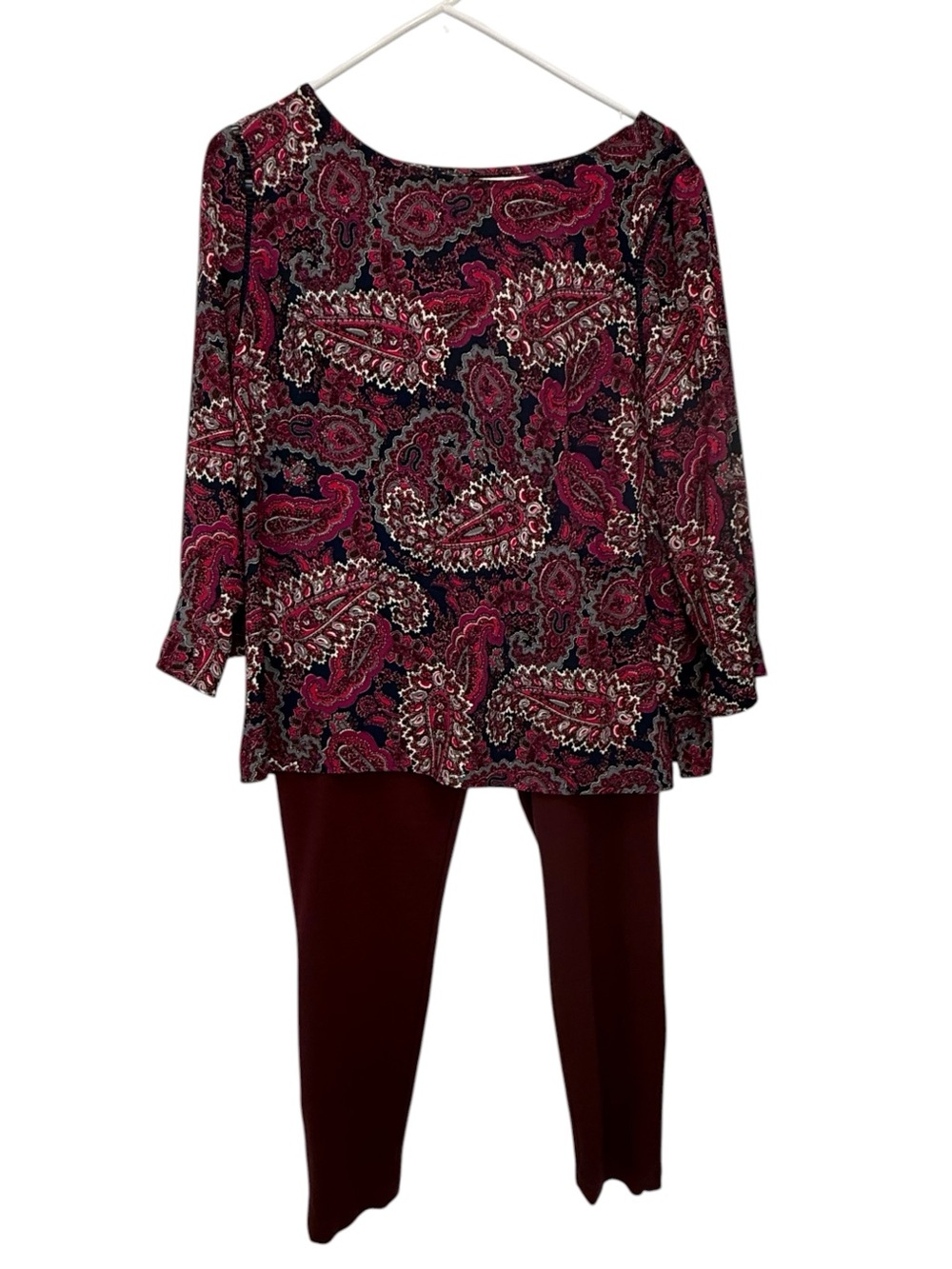 Talbot’s Paisley Print Top Sz LP and Skinny Jeans Sz 10P. Top & pants included.